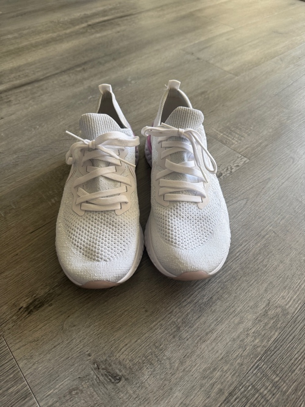 Nike Women's White Knit Running Sneakers with Pink Heel Detail - Picture 2 of 3